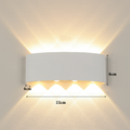 applique murale extérieure LED étanche IP66 fond blanc 8 — Alenza