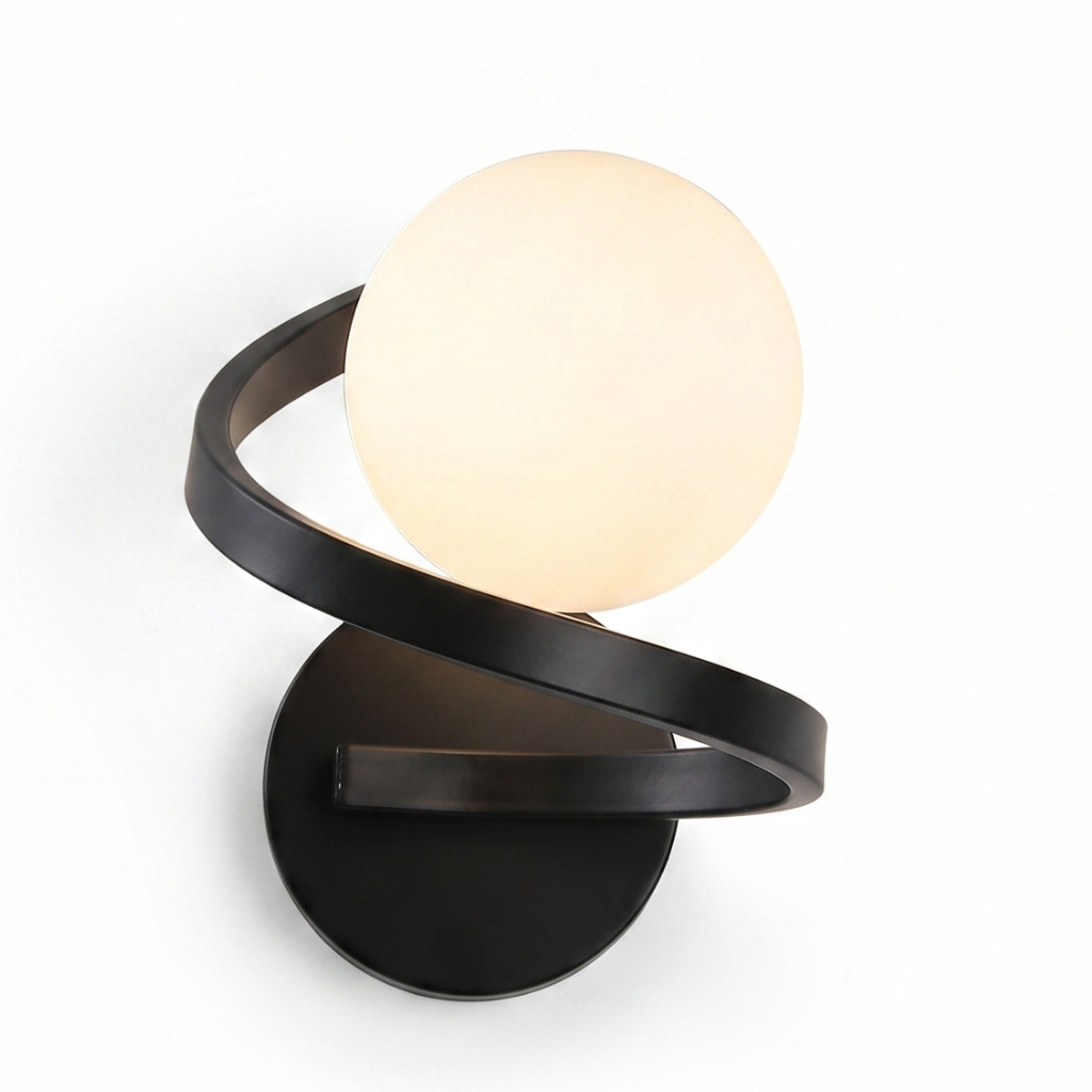 applique murale design globe verre opale métal noir fond blanc — Alenza