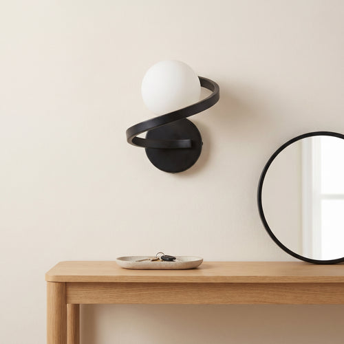 applique murale globe verre opale ruban métal chambre — Alenza