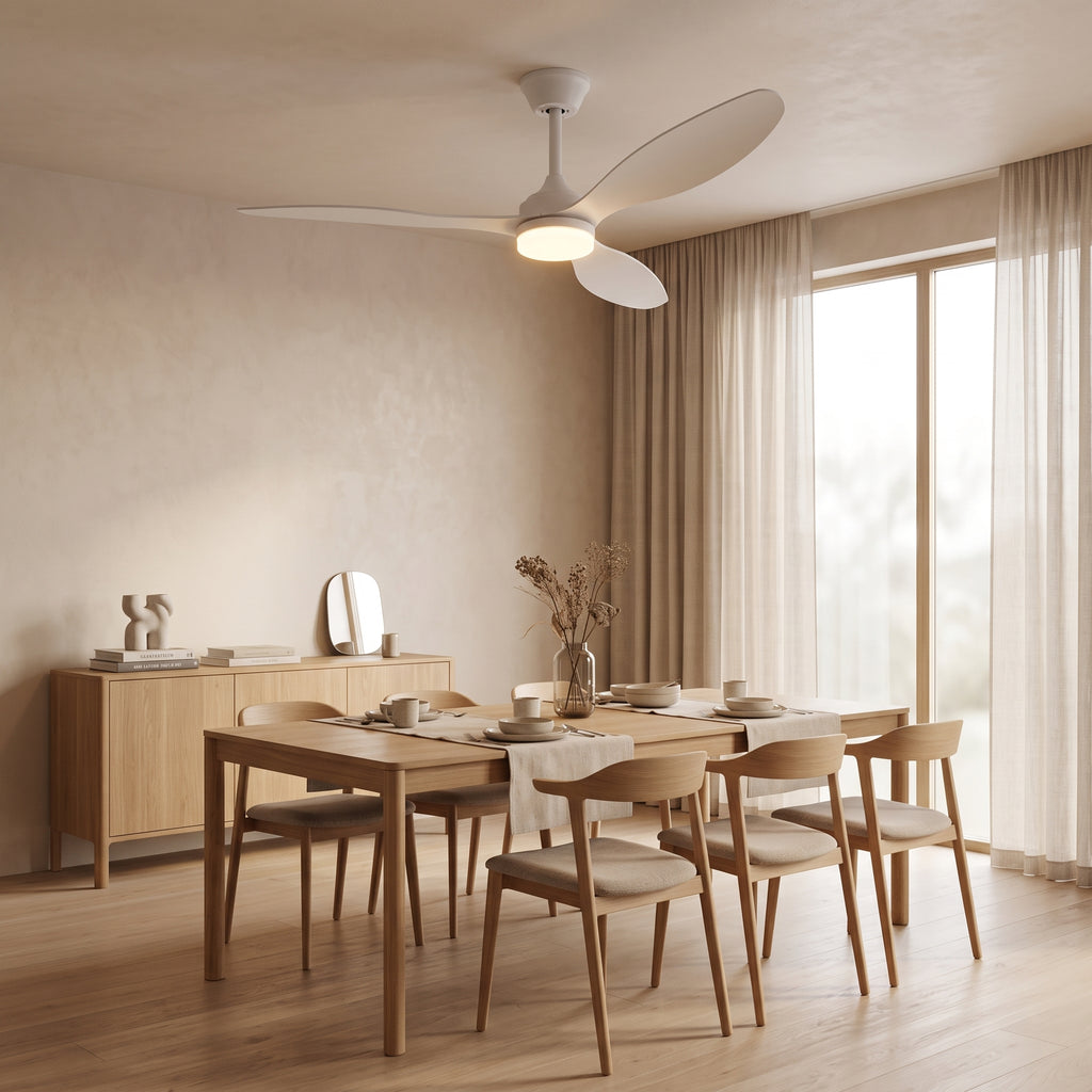 ventilateur de plafond LED mise en scène pièce à vivre AERVIA — Alenza