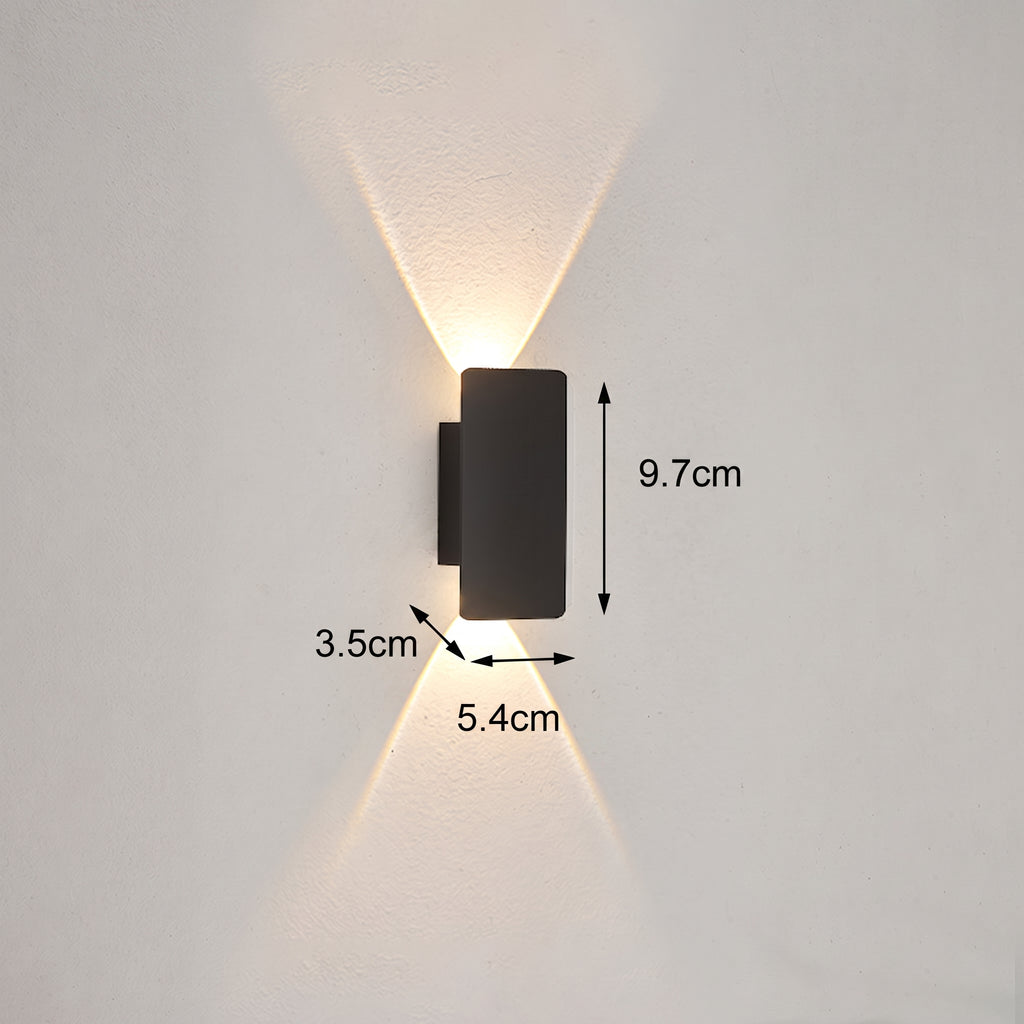 applique murale extérieure LED lame verticale VELTIA mise en situation 13 — Alenza