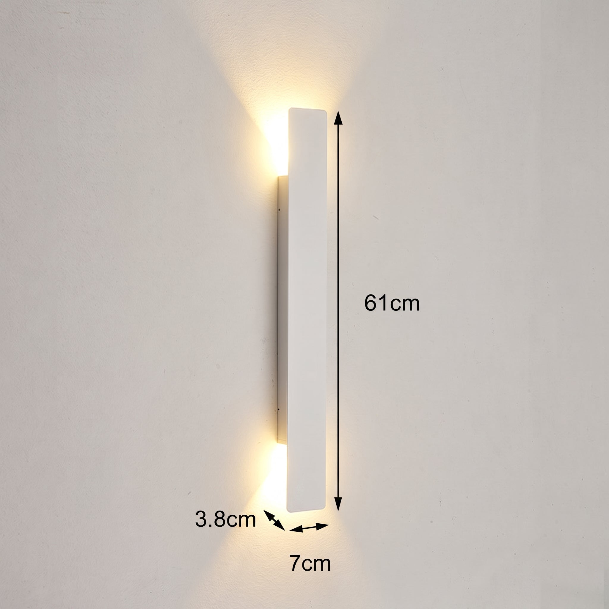 applique murale extérieure LED lame verticale VELTIA mise en situation 15 — Alenza