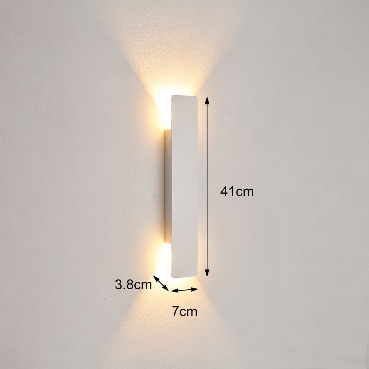 applique murale extérieure LED lame verticale VELTIA mise en situation 8 — Alenza