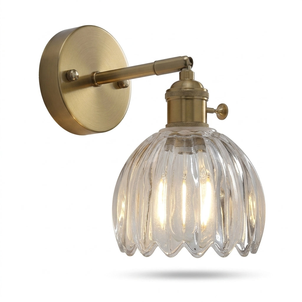 applique murale fleur vintage laiton verre ambiance salon — Alenza