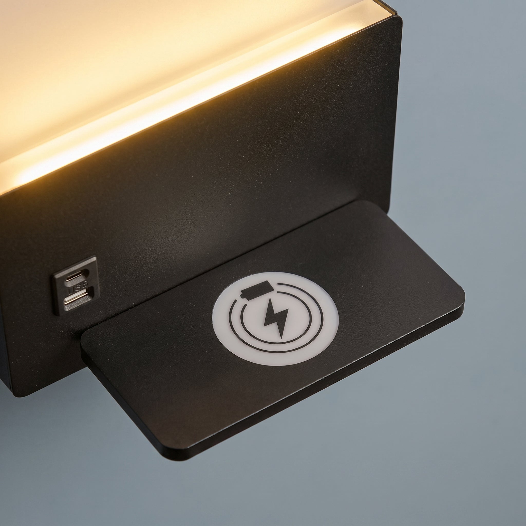 applique murale liseuse chargeur induction et USB NALO vue 8 — Alenza