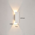applique murale extérieure LED lame verticale VELTIA mise en situation 11 — Alenza