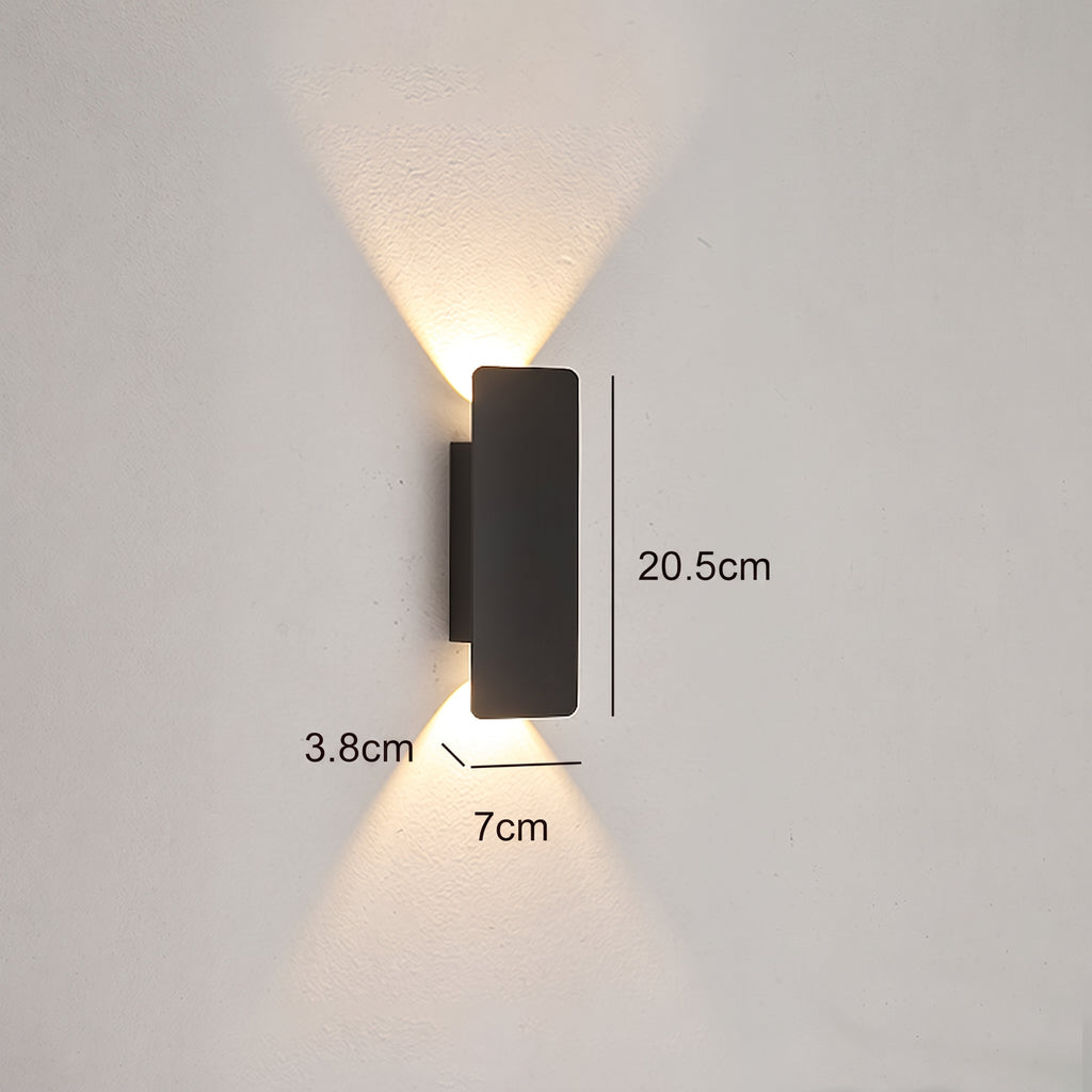 applique murale extérieure LED lame verticale VELTIA mise en situation 16 — Alenza